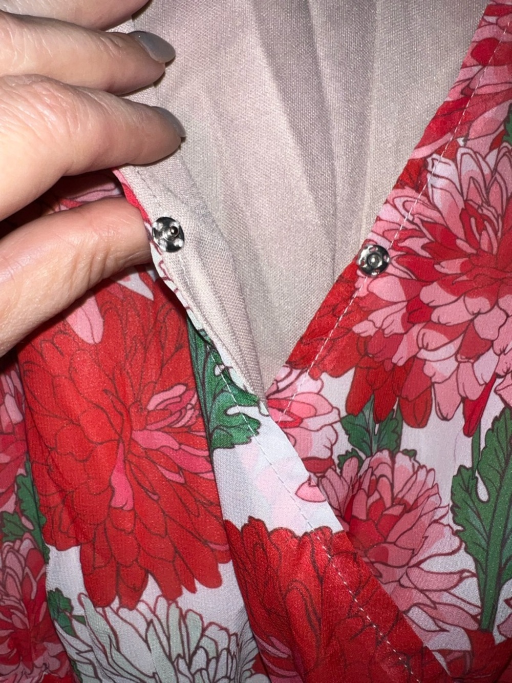 NWT Floral Red Wrap Maxi Dress with Tie Waist size Medium ♥️🥀 - Picture 4 of 12